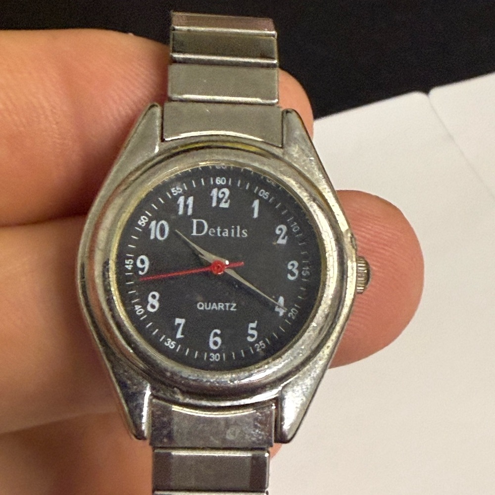 Tail Silver and Black Classic Analog Watch